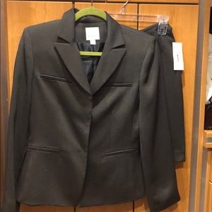 AK two price suit, jacket with skirt, sz 4P
